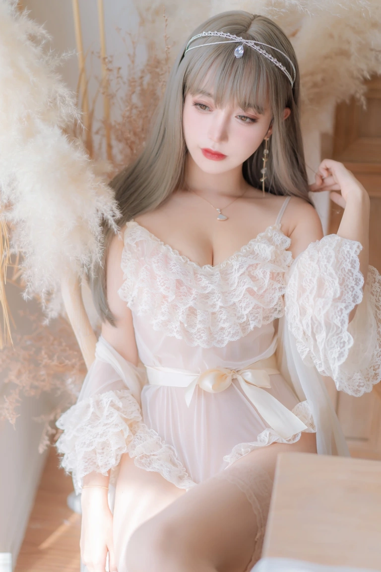 《凡尔赛公主》｜过期米线线喵 · 52张写真