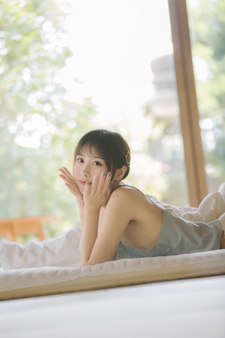 《夏天日记》｜念雪 · 27张写真