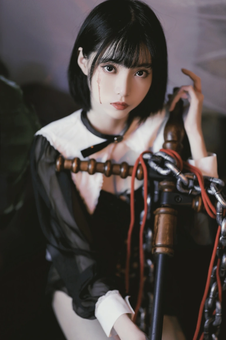 《修女创作》｜许岚 · 37张写真