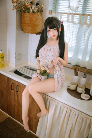 《厨房》｜日奈娇(椎名莜) · 154张写真、3 个视频