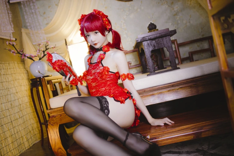 《《花鸟风月》 花与旗袍 红》｜星之迟迟 · 20张写真