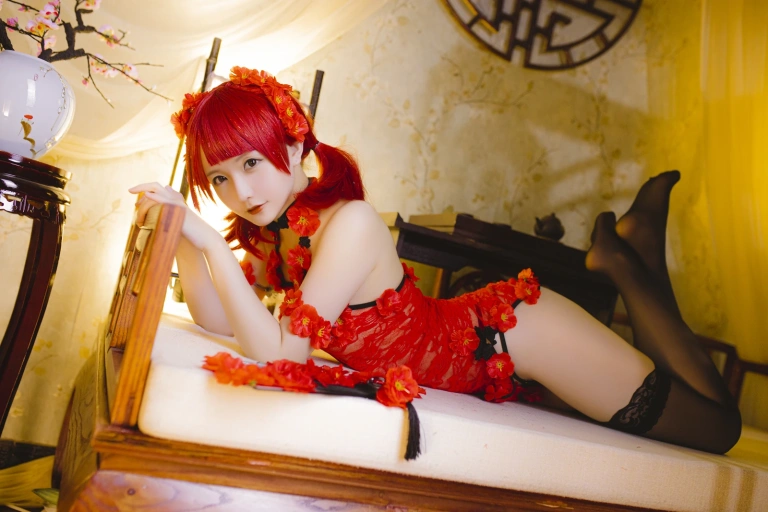 《《花鸟风月》 花与旗袍 红》｜星之迟迟 · 20张写真