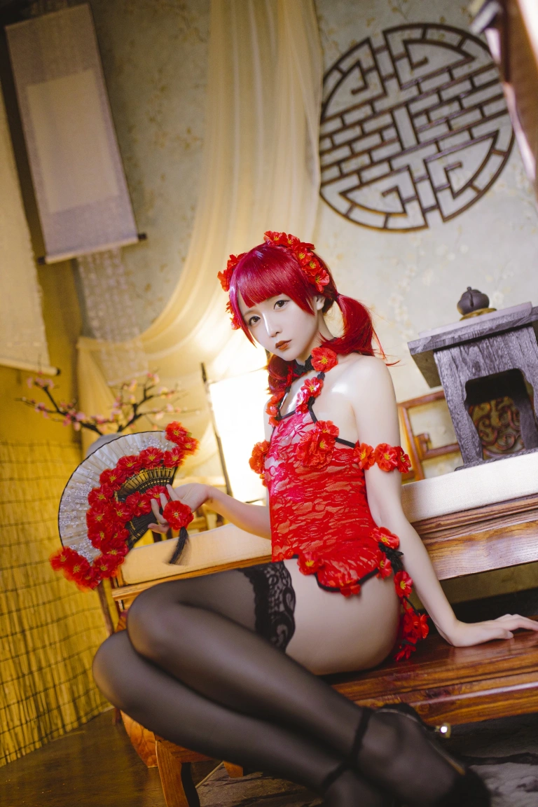 《《花鸟风月》 花与旗袍 红》｜星之迟迟 · 20张写真