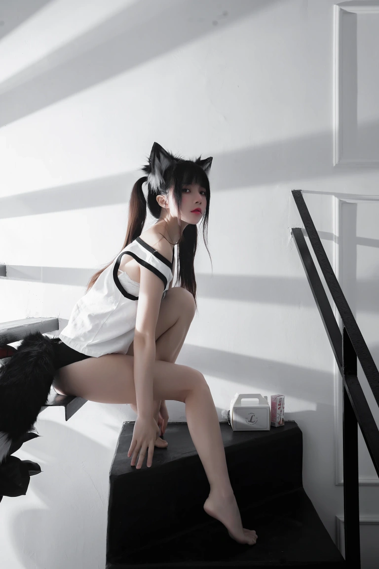 《狼崽崽》｜桜桃喵 · 60张写真