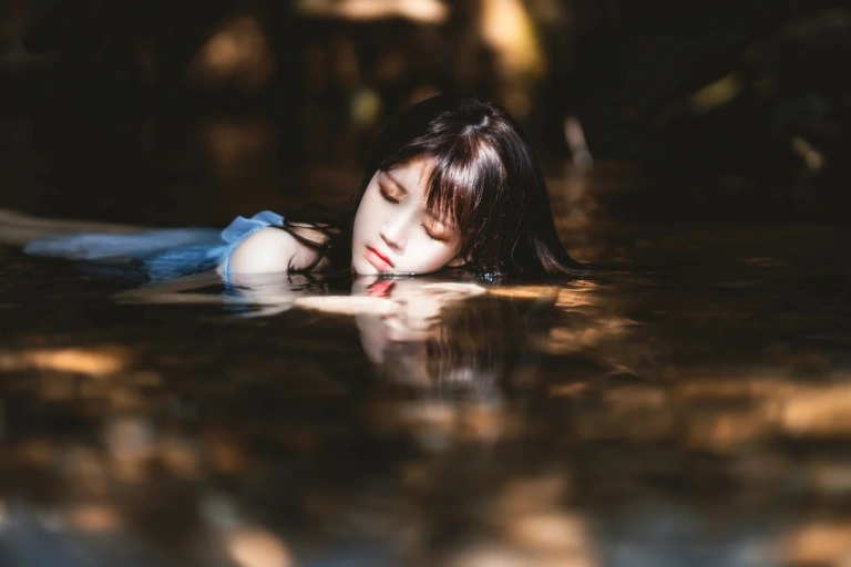 《沉溺》｜桜桃喵 · 19张写真