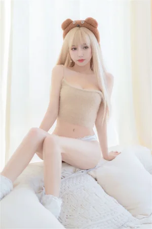 《小熊软糖》｜过期米线线喵 · 66张写真