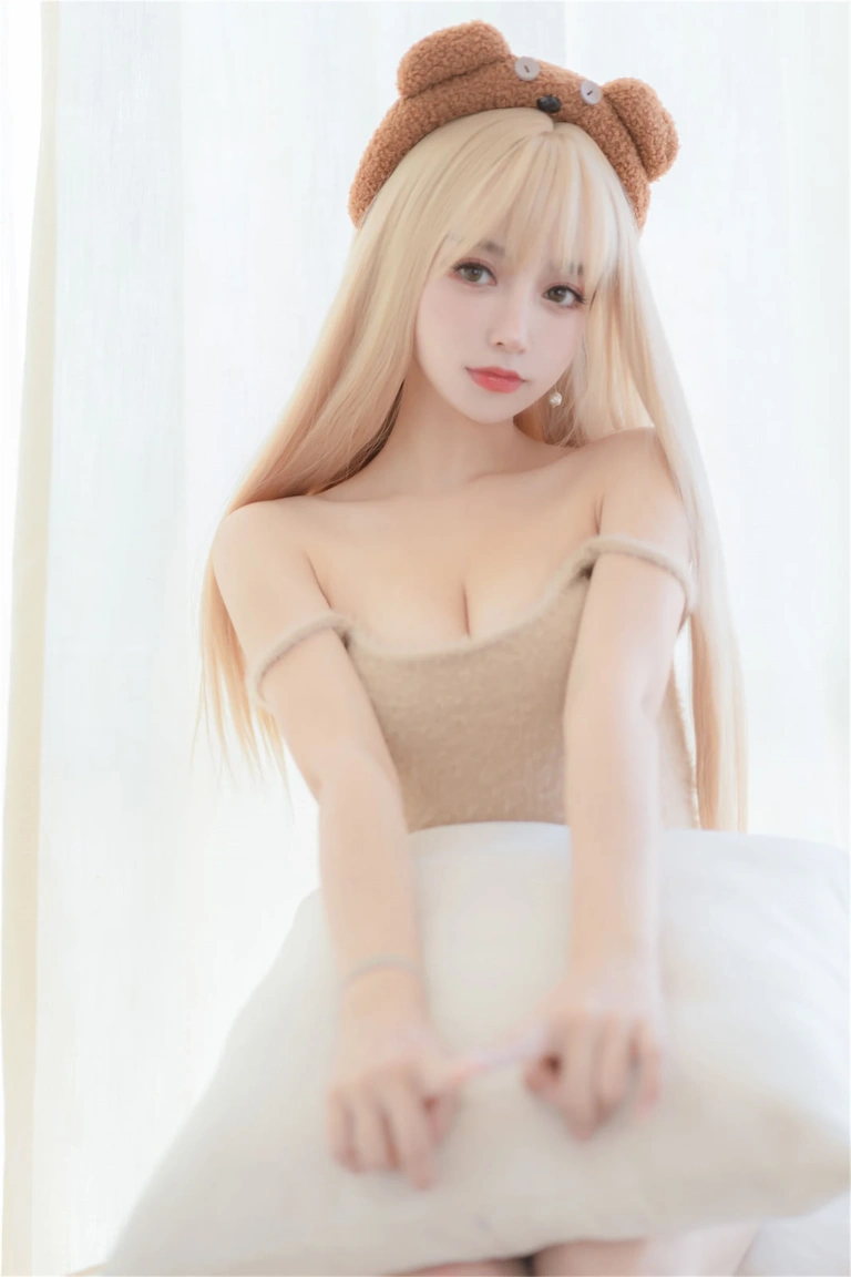 《小熊软糖》｜过期米线线喵 · 66张写真