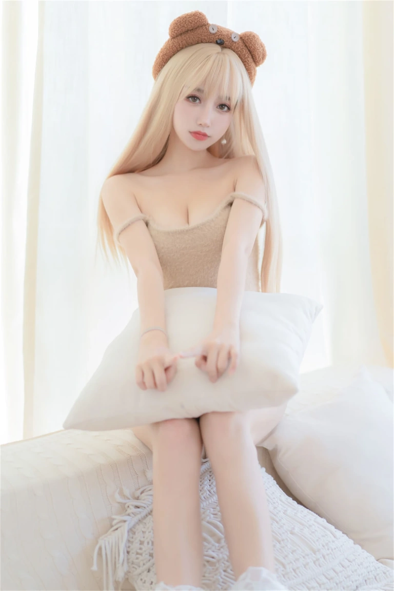 《小熊软糖》｜过期米线线喵 · 66张写真
