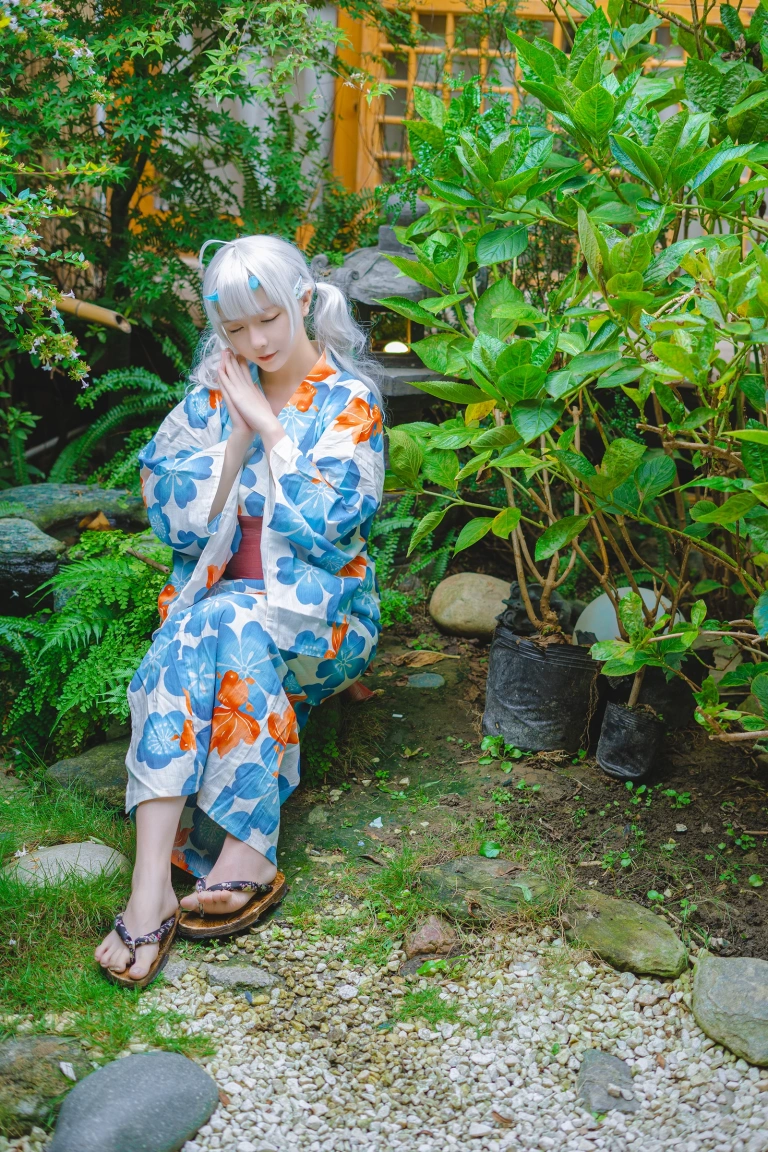 《《花鸟风月》 实体本赠送壁纸包》｜星之迟迟 · 26张写真