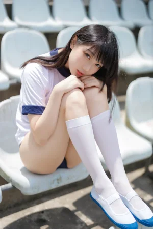 《体操服》｜周叽是可爱兔兔 · 31张写真