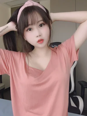 《宅女日常》｜依酱 · 31张写真