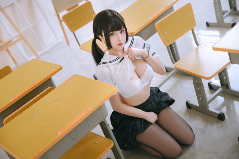 《放学后》｜日奈娇(椎名莜) · 226张写真、8 个视频