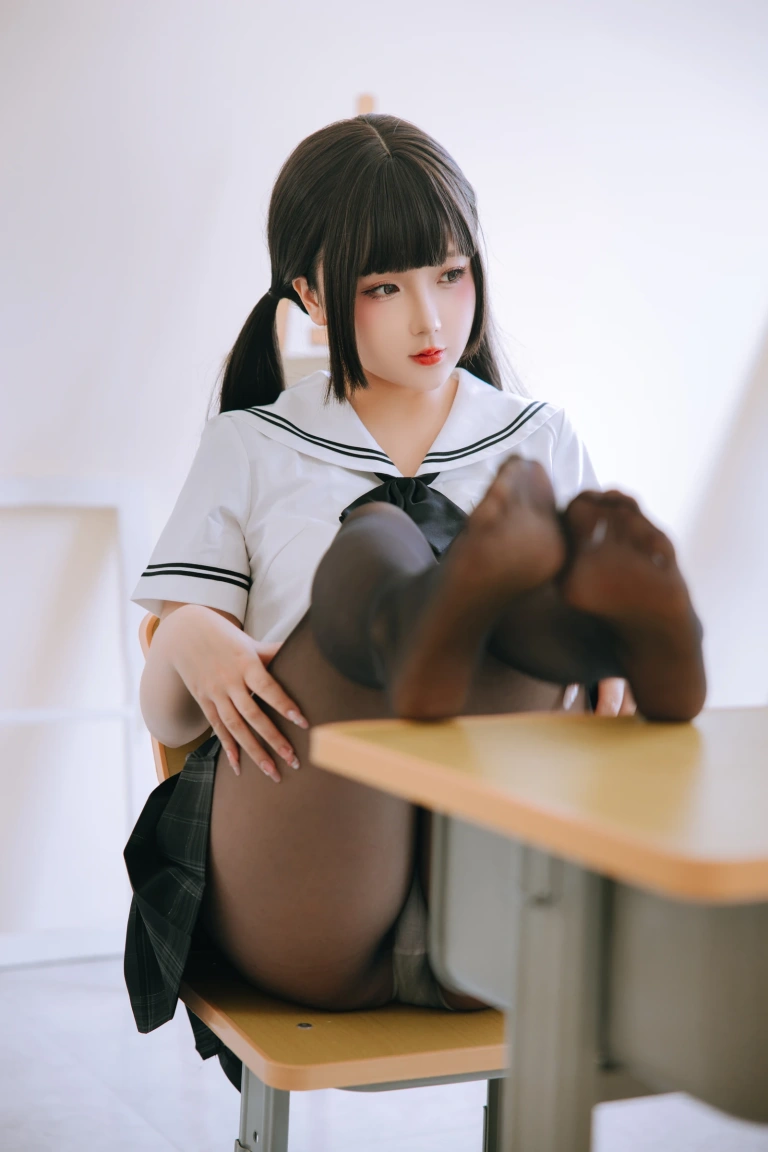 《放学后》｜日奈娇(椎名莜) · 226张写真、8 个视频