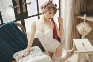 《法式内衣》｜面饼仙儿 · 48张写真