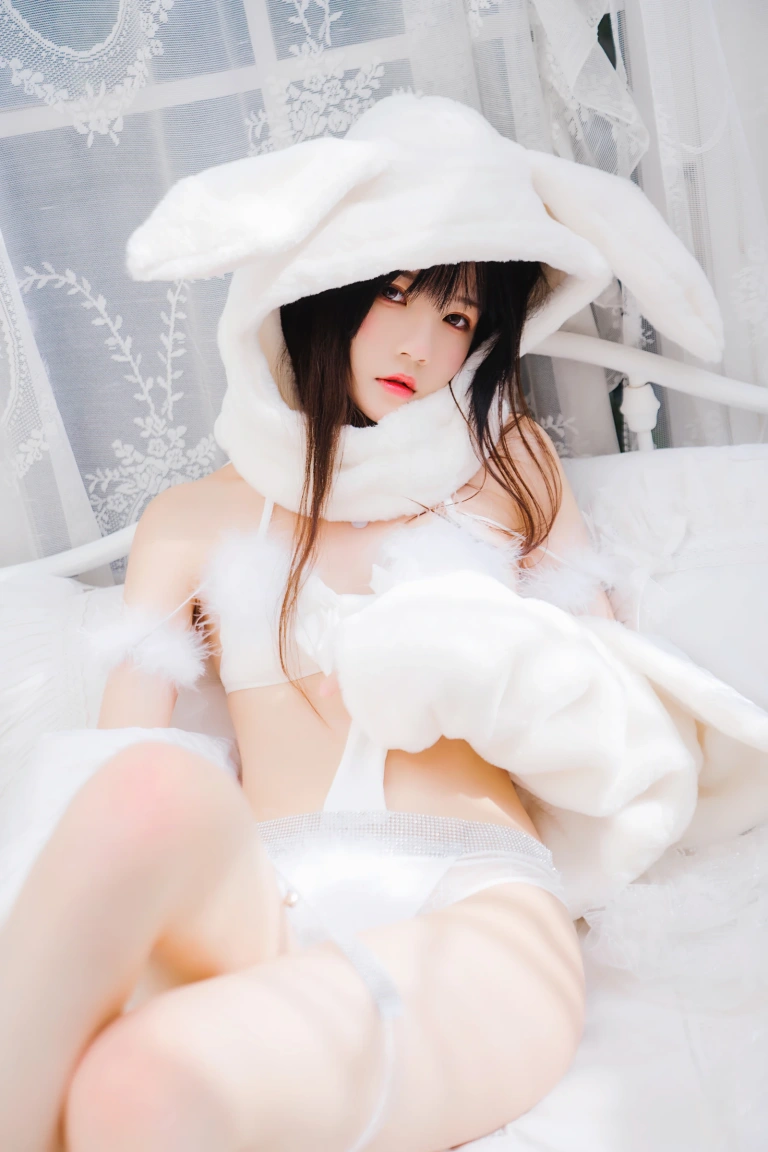《小白兔》｜桜桃喵 · 97张写真