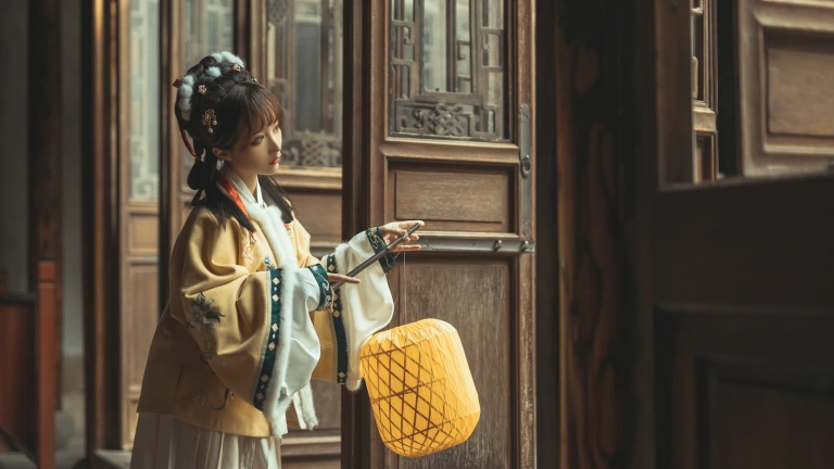 《黄汉服》｜蠢沫沫 · 9张写真