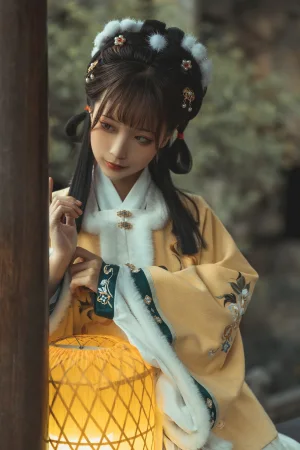 《黄汉服》｜蠢沫沫 · 9张写真