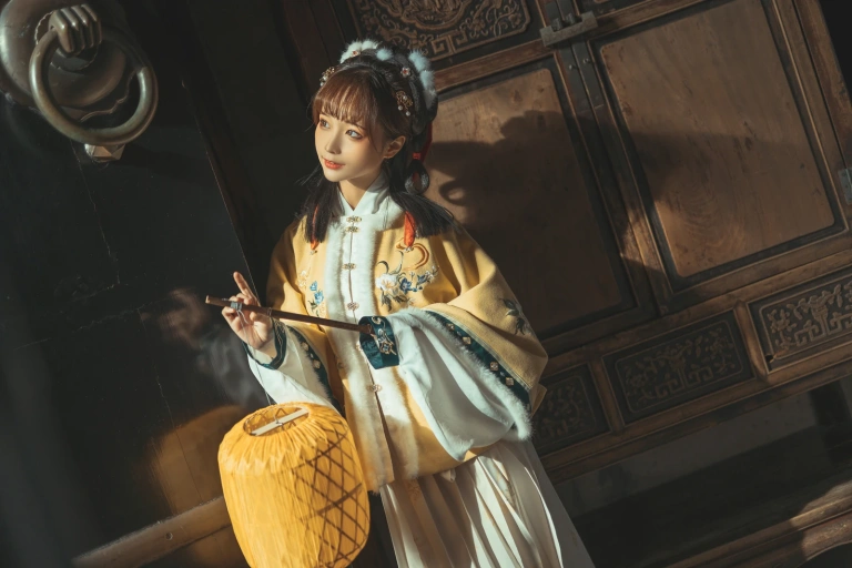 《黄汉服》｜蠢沫沫 · 9张写真
