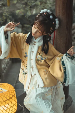 《黄汉服》｜蠢沫沫 · 9张写真