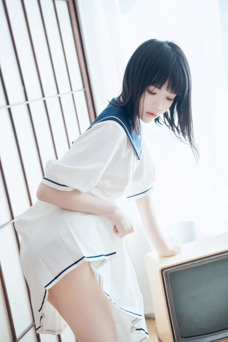 《盛夏制服》｜桜桃喵 · 39张写真