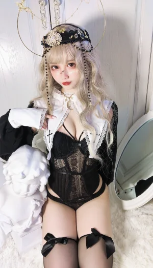 《叛逆修女》｜果咩酱 · 30张写真
