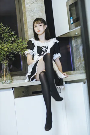 《短裙女仆》｜许岚 · 40张写真