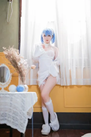 《恰巴耶夫睡衣》｜面饼仙儿 · 43张写真