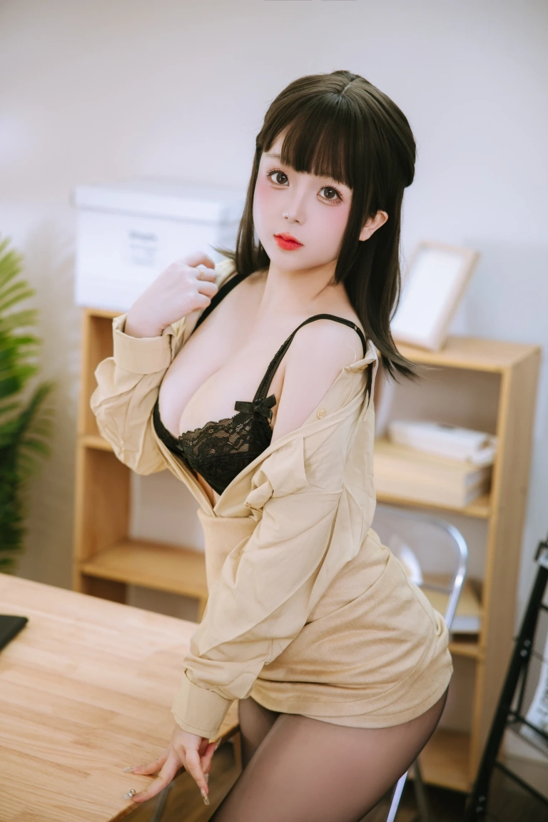 《秘书》｜日奈娇(椎名莜) · 181张写真