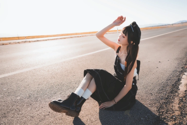 《果夏 遥》｜桜桃喵 · 20张写真