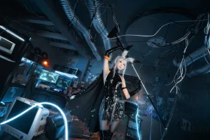 《暴行精二》｜周叽是可爱兔兔 · 22张写真