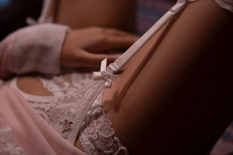 《粉透明女仆》｜蠢沫沫 · 34张写真