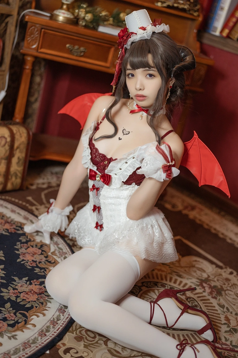 《魅魔本全部电子档（5套）》｜雯仔不讲道理 · 166张写真、2 个视频