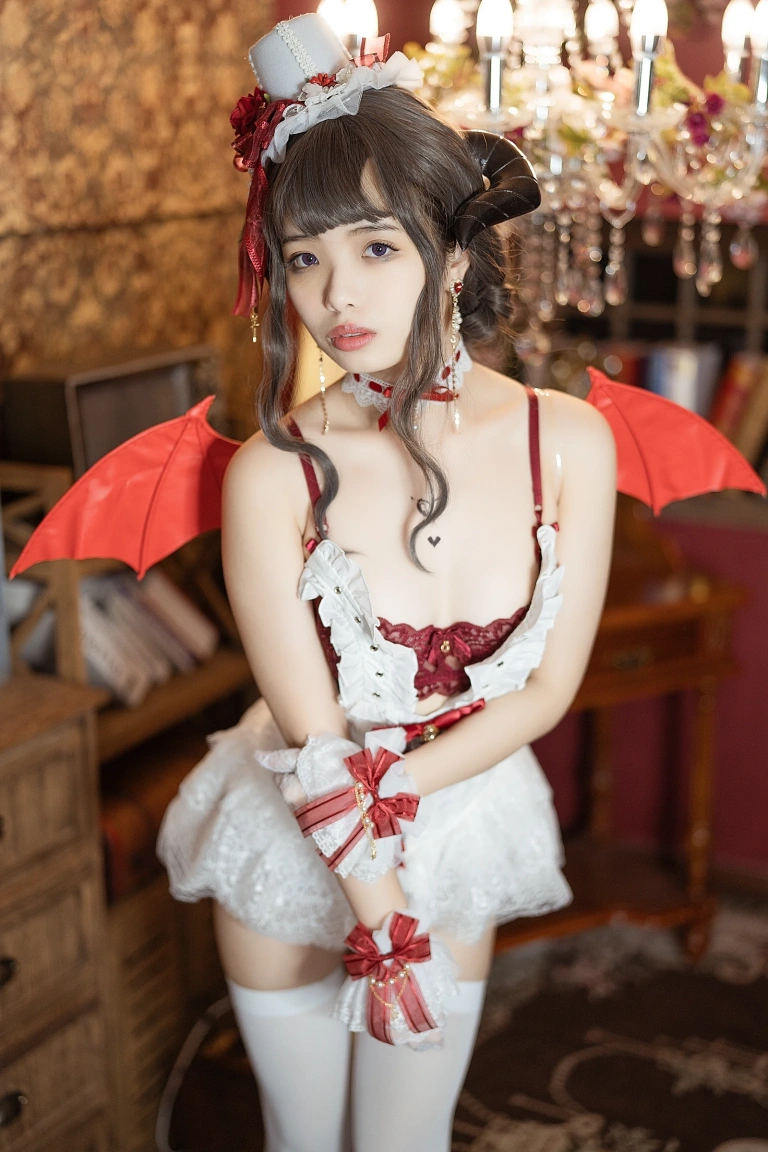《魅魔本全部电子档（5套）》｜雯仔不讲道理 · 166张写真、2 个视频
