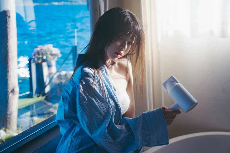 《蓝衬衫》｜桜桃喵 · 44张写真
