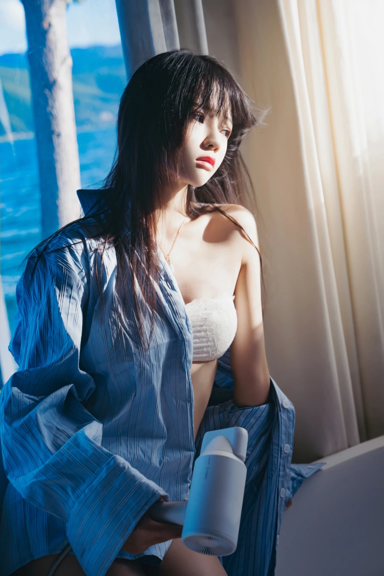 《蓝衬衫》｜桜桃喵 · 44张写真