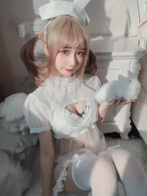 《兔子护士》｜果咩酱 · 12张写真
