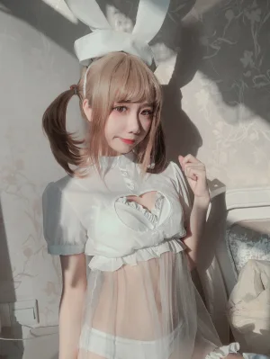 《兔子护士》｜果咩酱 · 12张写真