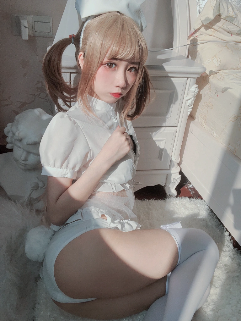 《兔子护士》｜果咩酱 · 12张写真