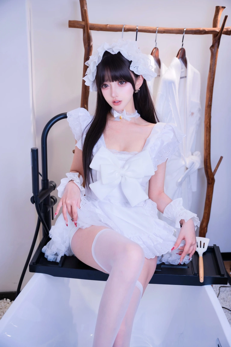 《厨娘女仆》｜过期米线线喵 · 21张写真