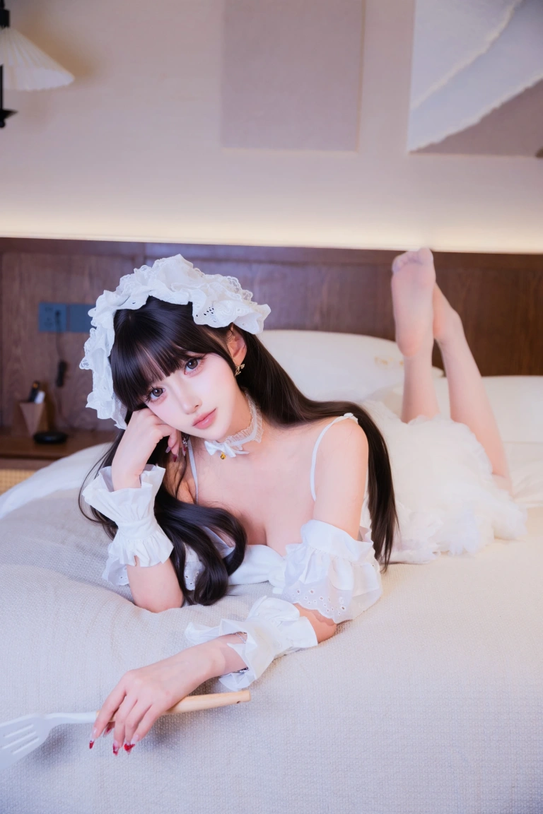 《厨娘女仆》｜过期米线线喵 · 21张写真