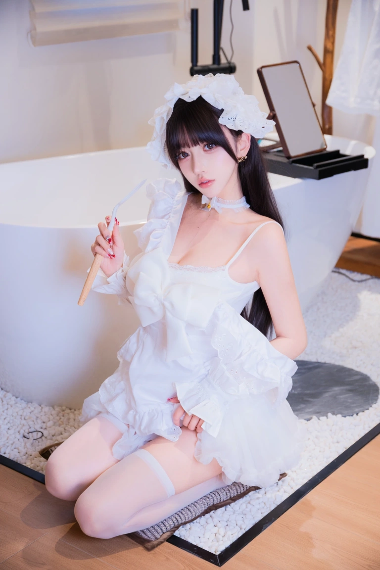 《厨娘女仆》｜过期米线线喵 · 21张写真