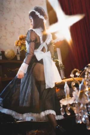 《2023年12月 透明女仆》｜桜桃喵 · 46张写真、2 个视频