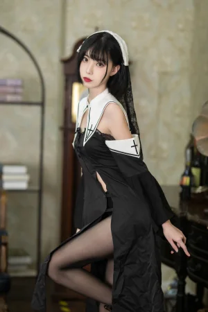 《修女黑丝》｜许岚 · 40张写真