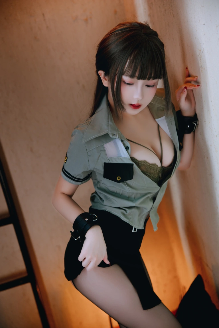 《教官》｜日奈娇(椎名莜) · 210张写真、8 个视频