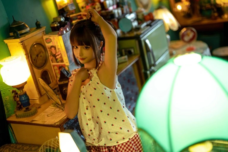 《红格子》｜蠢沫沫 · 118张写真
