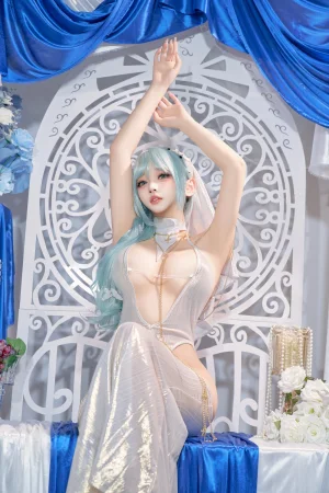 《忏悔录》｜过期米线线喵 · 66张写真