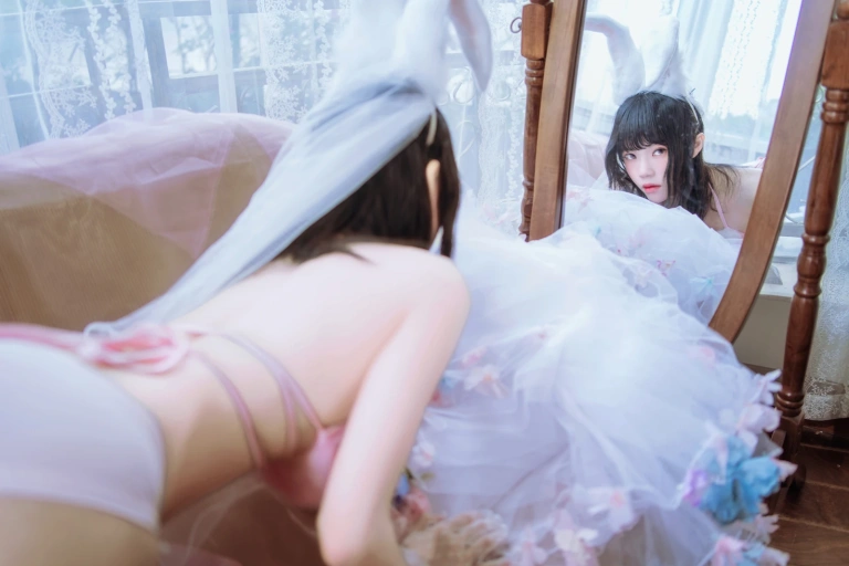 《花嫁兔》｜桜桃喵 · 54张写真、2 个视频