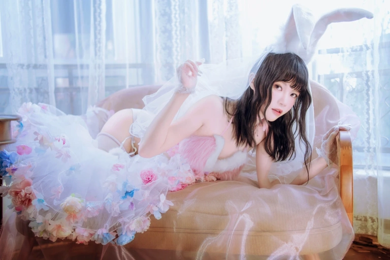 《花嫁兔》｜桜桃喵 · 54张写真、2 个视频