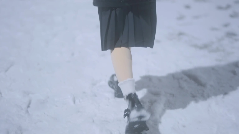 《下雪》｜蠢沫沫 · 张写真、1 个视频