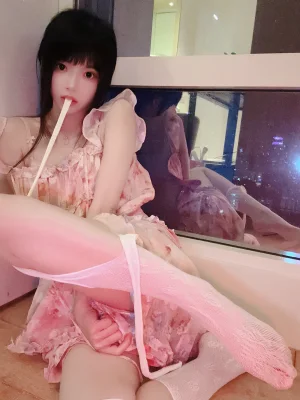 《花束自拍》｜桜桃喵 · 28张写真
